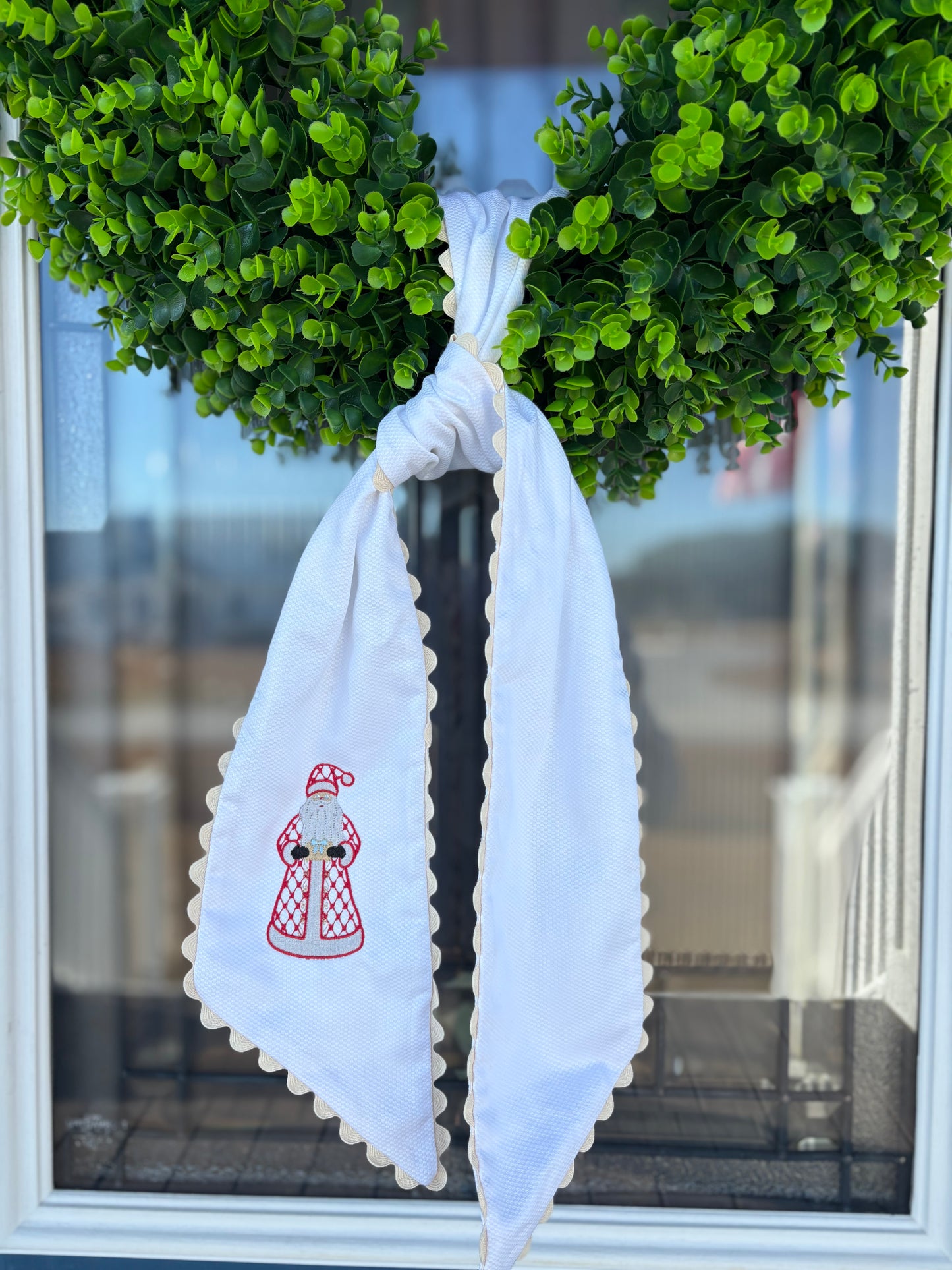 RTS : Scalloped Chic Santa Wreath Sash